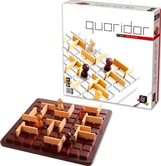 Gigamic Quoridor Mini Strategy Board Game | Ages 8+ | 2 Players | 20.3cm (8in) x 20.3cm (8in) thumbnail 6