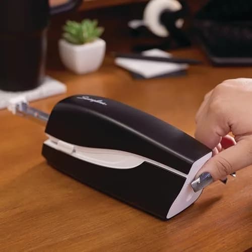 Swingline Electric Stapler 20 Sheet Capacity Portable Full Strip Black | Dual Power, Quiet, 2-Year Warranty thumbnail 5