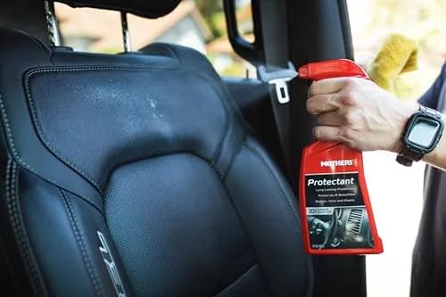 Mothers Protectant Spray 473ml (16 Fl Oz) | Long-Lasting UV Protection for Rubber, Vinyl & Plastic thumbnail 9