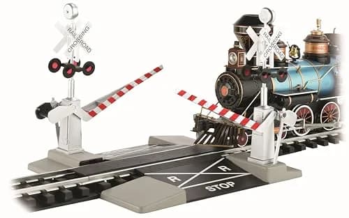 Bachmann Trains Steel Alloy Track with Operating Crossing Gate - G Scale | 1.13 kg (2.55 lb) | Indoor Use Only thumbnail 2