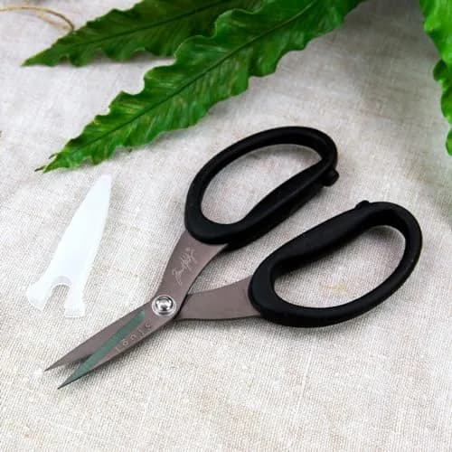 Tonic Studios Tim Holtz 5 Inch Mini Snips Scissors 12.7 cm (5 Inch) | Micro Serrated Titanium Blade for Precision Crafting thumbnail 4