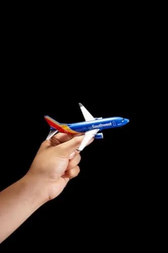 Daron Southwest Single Plane Die-cast Toy Model Airplane | Authentic Southwest Airline Replica for Kids & Collectors thumbnail 2