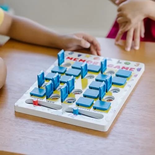 Melissa & Doug Flip-to-Win Portable Wooden Travel Game Board with 25 Flaps & 7 Double-Sided Memory Game Cards for Kids 5+ | Screen-Free Fun thumbnail 6