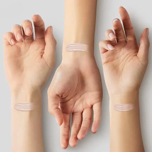 L'Oreal Paris True Match Super-Blendable Liquid Foundation Porcelain W1 29.57ml (1 Fl Oz) | Natural Finish Foundation thumbnail 4