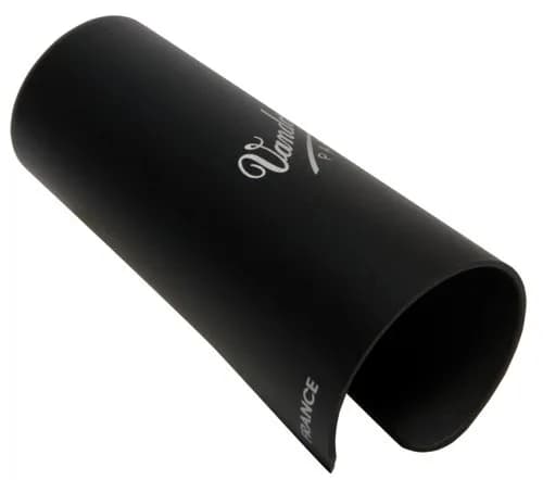 Vandoren Optimum Ligature and Plastic Cap for Eb Clarinet Silver Plated with 3 Interchangeable Pressure Plates | Quick Tightening & Freedom of Expression thumbnail 4