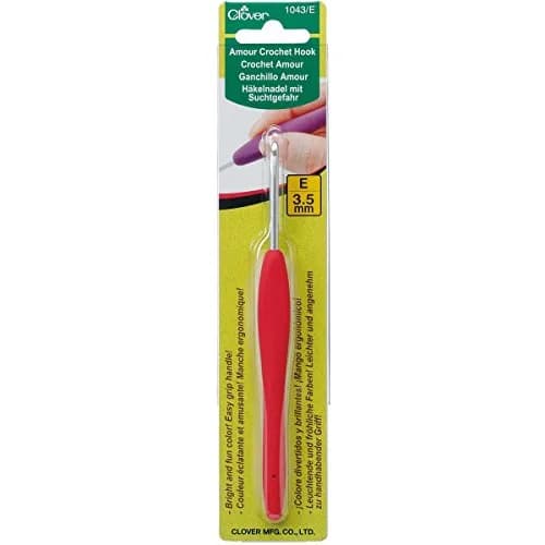Clover Amour Ergonomic Crochet Hook Size E (3.5mm) Magenta | Comfortable Grip for Effortless Crafting thumbnail 1