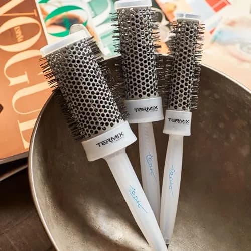 Termix Ionic Ceramic Round Hair Brush Ø 23 mm (0.9 inch) | Faster Blow-Drying & Styling thumbnail 4