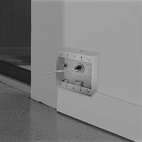 TayMac DB375WH 2-Gang Weatherproof Box 11.8cm (4.63in) White | Seamless Die Cast Metal Construction thumbnail 2