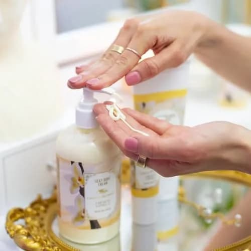 Camille Beckman French Vanilla Silky Body Cream & Lotion 368ml (13 oz) | All Skin Types, Non-Greasy thumbnail 2