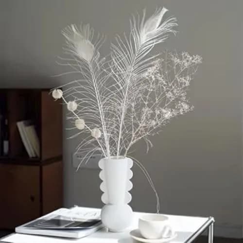 Shekyeon Natural Dyeing Peacock Feathers 25-30cm (10-12 Inch) Pack of 10 | Off-White Wedding & Craft Decor thumbnail 5