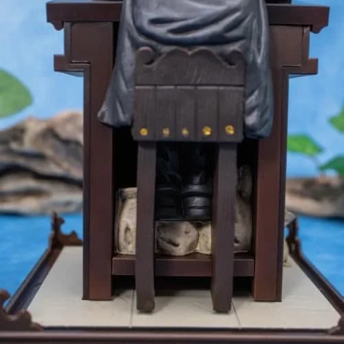 The Noble Collection Harry Potter Magical Creatures No.10 Gringotts Goblin 17.78cm (7in) Display Case | Officially Authorized Warner Brothers Collectible thumbnail 8