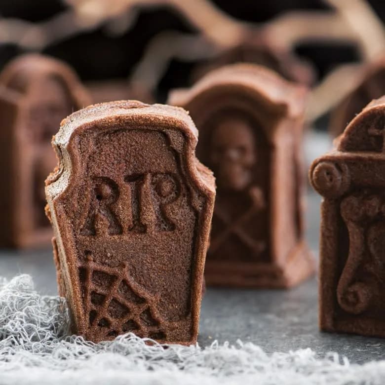 Nordic Ware Tombstone Cakelet Pan 1.06 L (4.5 cups) | Eerie Graveyard Centerpiece thumbnail 9