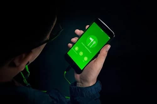 Razer Hammerhead Earbuds for iOS: DAC - Custom-Tuned Dual-Driver Technology - Aluminum Frame - Lightning Connector - Mercury White thumbnail 5