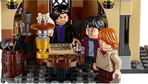 LEGO Harry Potter Hogwarts Whomping Willow Toy 75953 | 753 Pieces thumbnail 5