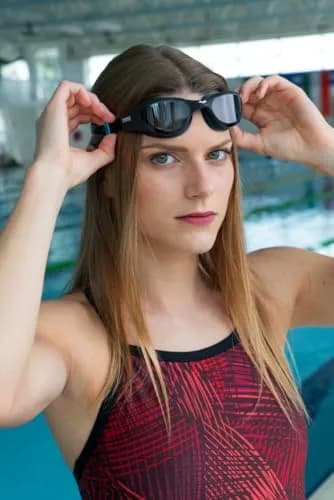 ARENA Unisex The One Swim Goggles One Size | Orbit-Proof Fit, Anti-Fog Coated, Non-Mirror Lens, Smoke/Grey/Black thumbnail 4