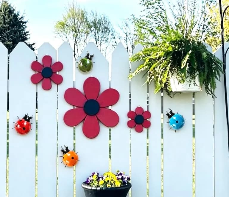 GIFTME 5 Metal Garden Wall Art Set of 4 | Charming Ladybug Decor for Outdoors thumbnail 6