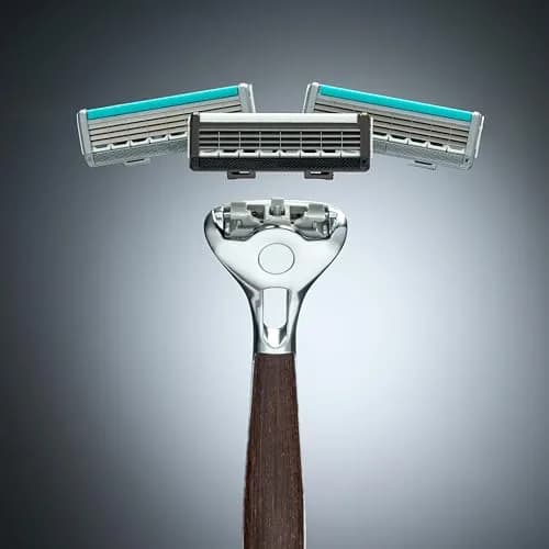 Wilkinson Sword Quattro Vintage Edition Men's Razor with 5 Blades | Titanium Coated Blades for Close, Comfortable Shave thumbnail 6