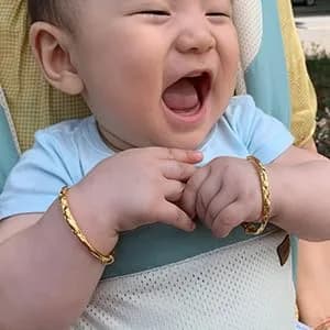 Ethlyn 18K Gold Plated Stars Kids Lucky Bangles (2-Pack, 5cm Inner Diameter) | Adjustable Fit for Ages 3+ thumbnail 4