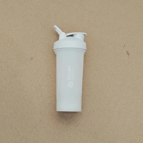 BlenderBottle Classic V2 Shaker Bottle 591ml (20 oz) | Patented BlenderBall Whisk thumbnail 5