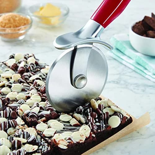 KitchenAid Classic Pizza Wheel with Sharp Blade 23cm (9-Inch) Red | Cuts Crusts, Pies & More Safely thumbnail 4