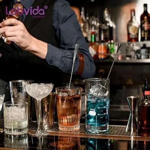 Labvida 4pcs 250ml Borosilicate Glass Beakers | ASTM E960 Compliant, Heat Resistant, Chemical Resistant, 250ml Capacity thumbnail 8