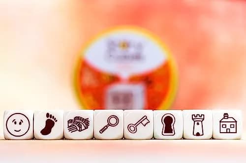 Asmodee Rory's Story Cubes Classic (Eco-Blister) - Spark Imagination with Limitless Storytelling, Creative Game for Kids & Adults, Ages 6+, 1+ Players, 10 Minute Playtime thumbnail 5