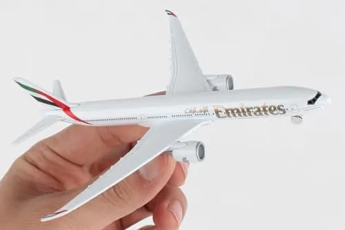 Daron Toy Airplane Emirates 777x | Die-Cast Metal Model for Kids 3+ thumbnail 9