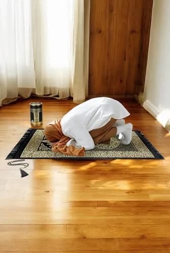 ihvan online Muslim Prayer Rug and Prayer Beads | Elegant Taffeta Design, Portable & Lightweight (117x67 cm) thumbnail 5