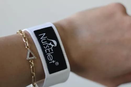 NursElet Nursing Bracelet 2 Units | Hands-Free Shirt Holder for Breastfeeding & Pumping thumbnail 3