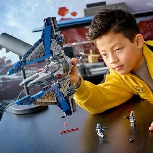 LEGO Star Wars 75316 Mandalorian Starfighter from 9 Years | Fold-out wings, BB-8 Droid, 3 minifigures thumbnail 4