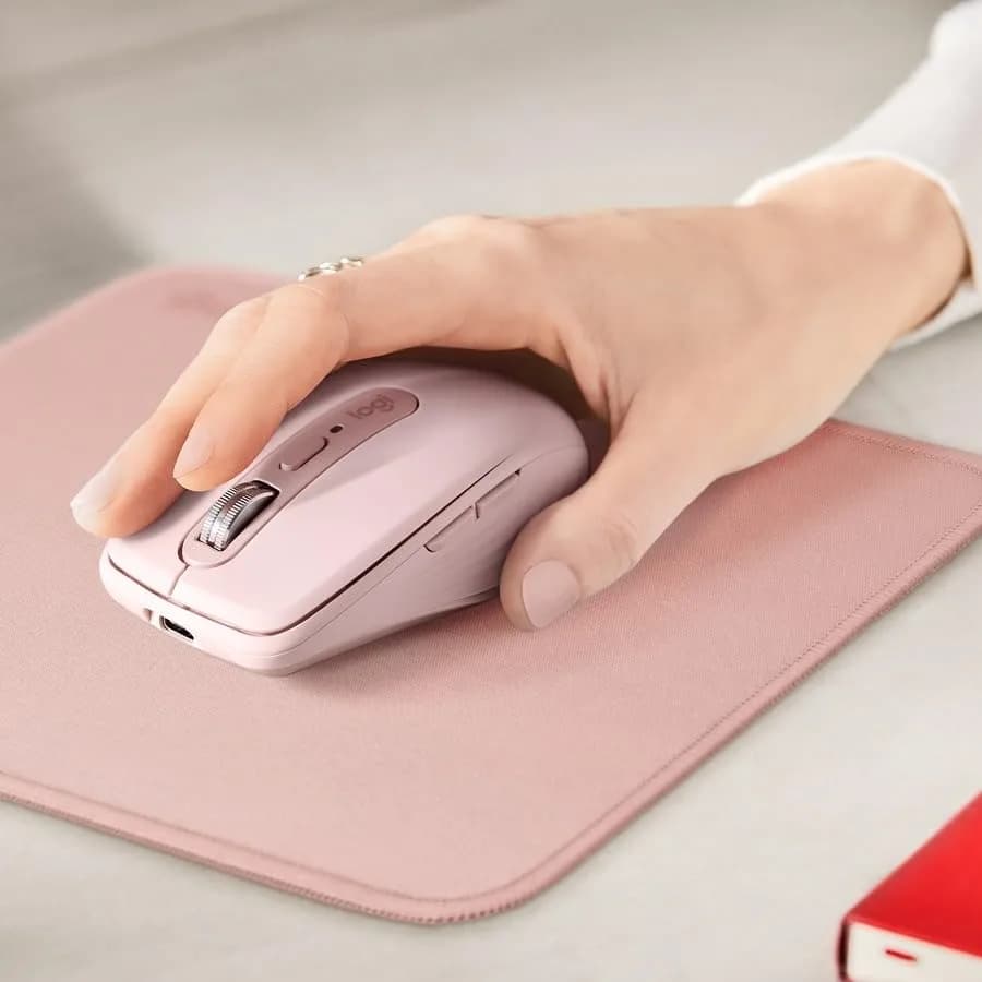 Logitech Studio Series Mouse Pad - Darker Rose, 20cm x 23cm (7.9 x 9.1 in) thumbnail 3