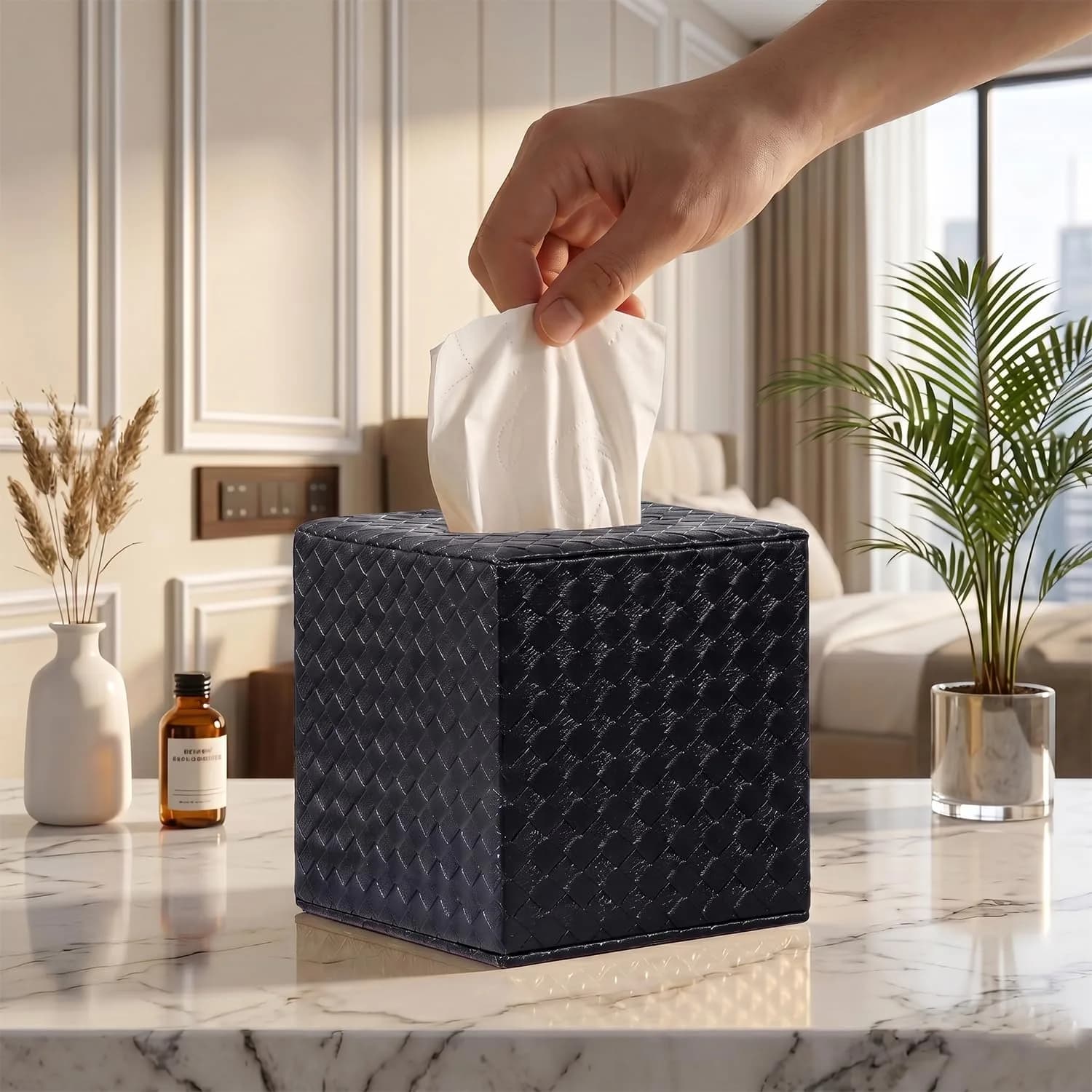 SUNYUROU Gold Square Tissue Box Cover for Bathrooms & Desks | 14cm x 13.1cm x 14.3cm — Black