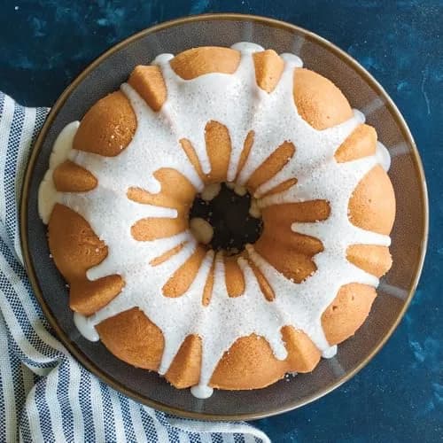 Nordic Ware Formed Treat Bundt Pan 12 Cup 2.84 L (12 Cup) Silver | Bakes Picture-Perfect Cakes With Ease thumbnail 3