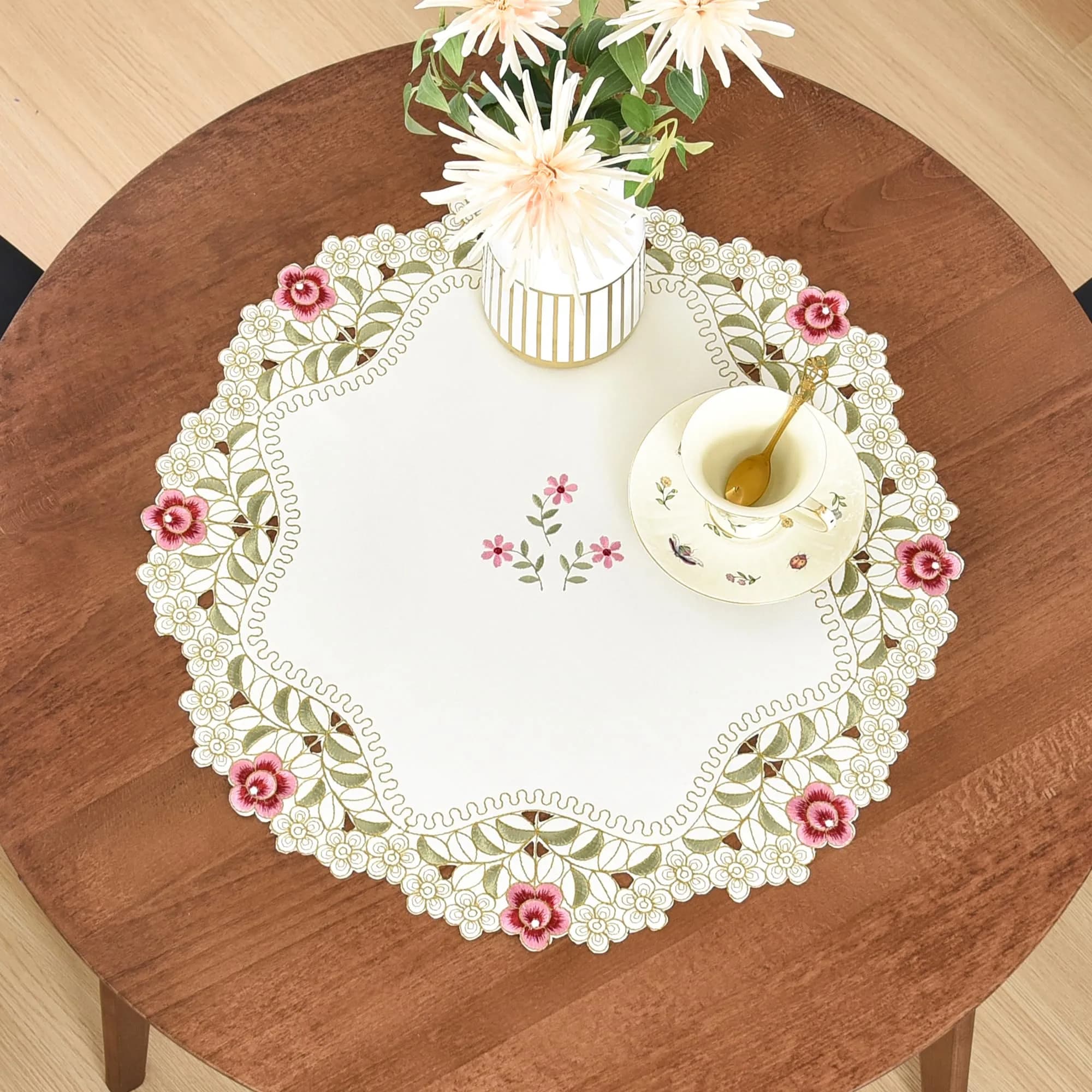 Wolkemer Jacquard Floral Embroidered Square Tablecloth 33 x 33 inch | Elegant Floral Design for Home & Events — Cream Rose Red