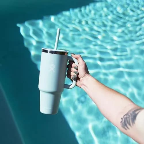 Hydro Flask Travel Tumbler with Handle, Lid and Straw - Insulated Stainless Steel 946ml (32 Oz) Dew | Keeps Drinks Cold for Hours thumbnail 2