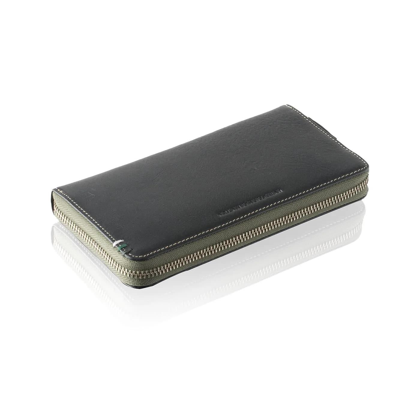 United Colors of Benetton Men's Leather Wallet, Green, W190/D100/H25 (mm) | Italian Oil Leather, Zipper Closure — Black