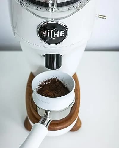 Normcore 58mm Magnetic Dosing Funnel V2 White | Espresso Coffee Dosing Ring with 9 Neodymium Magnets thumbnail 2