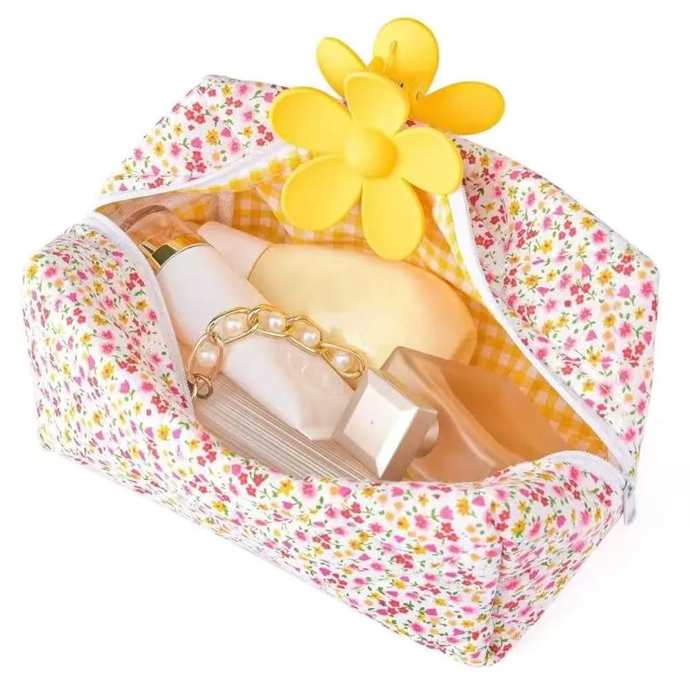 MZLUWM Puffy Coquette Floral Quilted Makeup Bag Large Fashionable Travel Pouch Cute Pink 20cm (7.8in) x 12cm (4.7in) x 10cm (4in) - main product image
