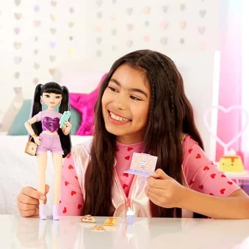 Barbie Dream Besties Renee Doll and Accessories with 11 Pieces | Ages 4+ thumbnail 2