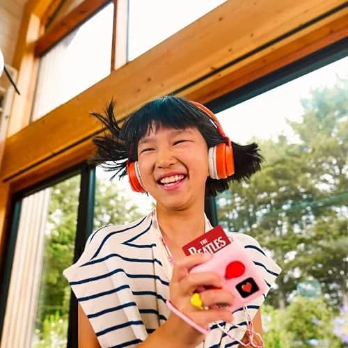 YOTO Classics Treasure Island Kids Audio Card | 8+ | Screen-Free Adventure with Parental Control thumbnail 4