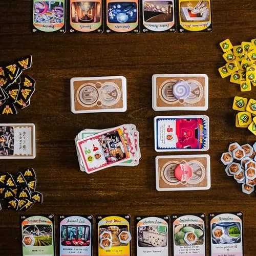 Rio Grande Games Moon Colony Bloodbath Strategy Card Game 1-5 Players Ages 14+ | Engine Building Engine-Losing Mechanics thumbnail 5