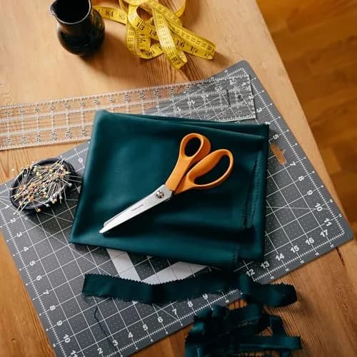 Fiskars 8" Orange-Handled Pinking Shears for Fabric Cutting & Sewing | Zigzag Edge, Stainless Steel Blades, Ergonomic Handle thumbnail 5