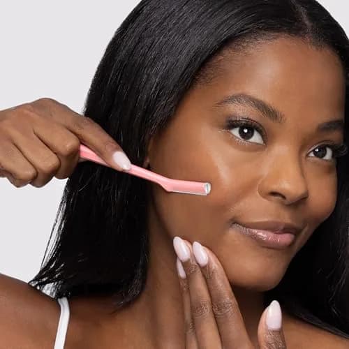 Tweezerman Exclusive Facial Razor Tea Rose | Gentle Exfoliation & Peach Fuzz Removal thumbnail 2