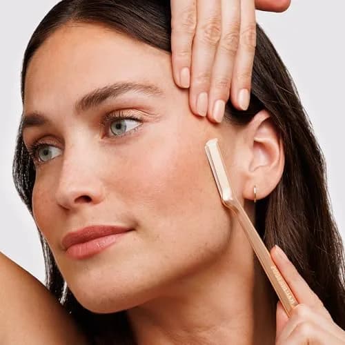 Tweezerman Facial Razor Rose Gold with 3 Replacement Blades | Gentle Exfoliation & Peach Fuzz Removal thumbnail 3