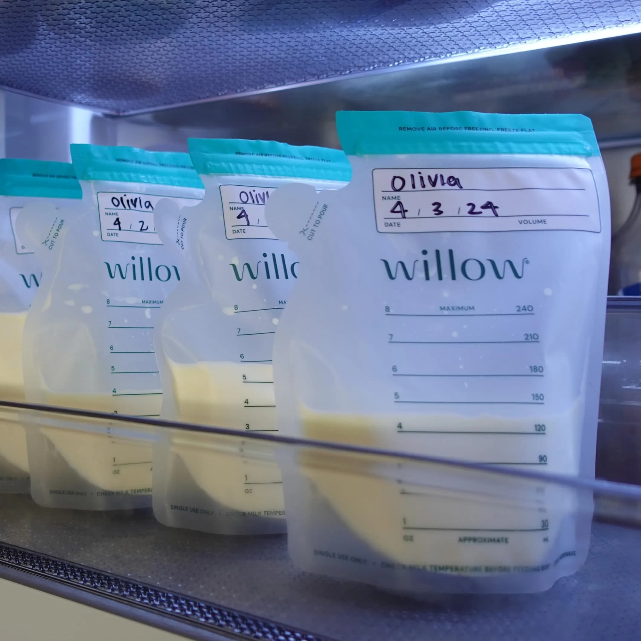 Willow 8oz Breast Milk Storage Bags (100-Pack) | Double Zip Seal, Freezer Safe, BPA-Free thumbnail 7