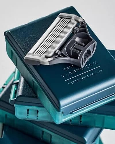 Harry's Original Razor Blade Cartridge Refills with Foaming Shave Gel | 6 Blades + 2oz Gel thumbnail 3