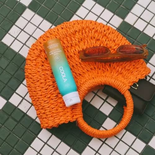 COOLA Clear Sunscreen Spray SPF 30 Tropical Coconut Scented 59ml (2 fl oz) | Reef Compliant, Water Resistant 80 Min thumbnail 3