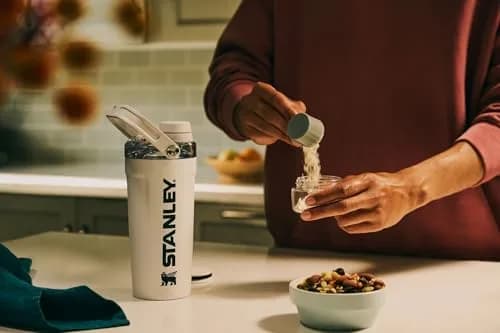 STANLEY Vitalize Shaker Bottle 600ml (20.3 oz) | Double-Wall Vacuum Insulated thumbnail 6
