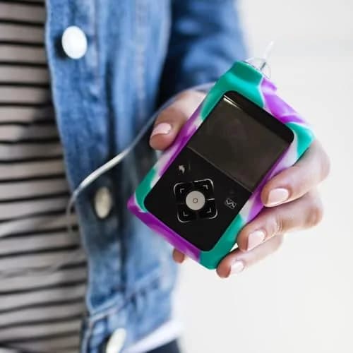 Sugar Medical Medtronic Silicone Protective Insulin Pump Cover for MiniMed 630G/640G/670G/770G/780G Pumps, Purple/Green/White (1-Pack) thumbnail 9