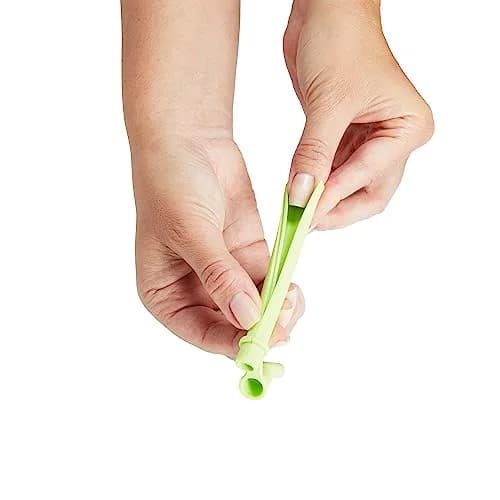 Munchkin Simple Clean Straw Cups for Toddlers 12+ Months, 300ml (10 Fl Oz), Blue/Green, 12 Count | Spill-Proof & Easy-Clean Straw thumbnail 2